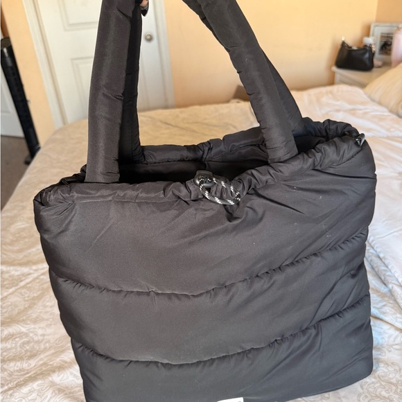 Elegant Black Puffer Tote Bag - Picture 1 of 4